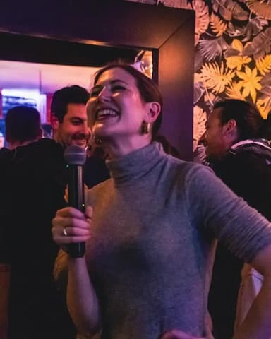 Karaoke night at Don Bar in L’Eixample.